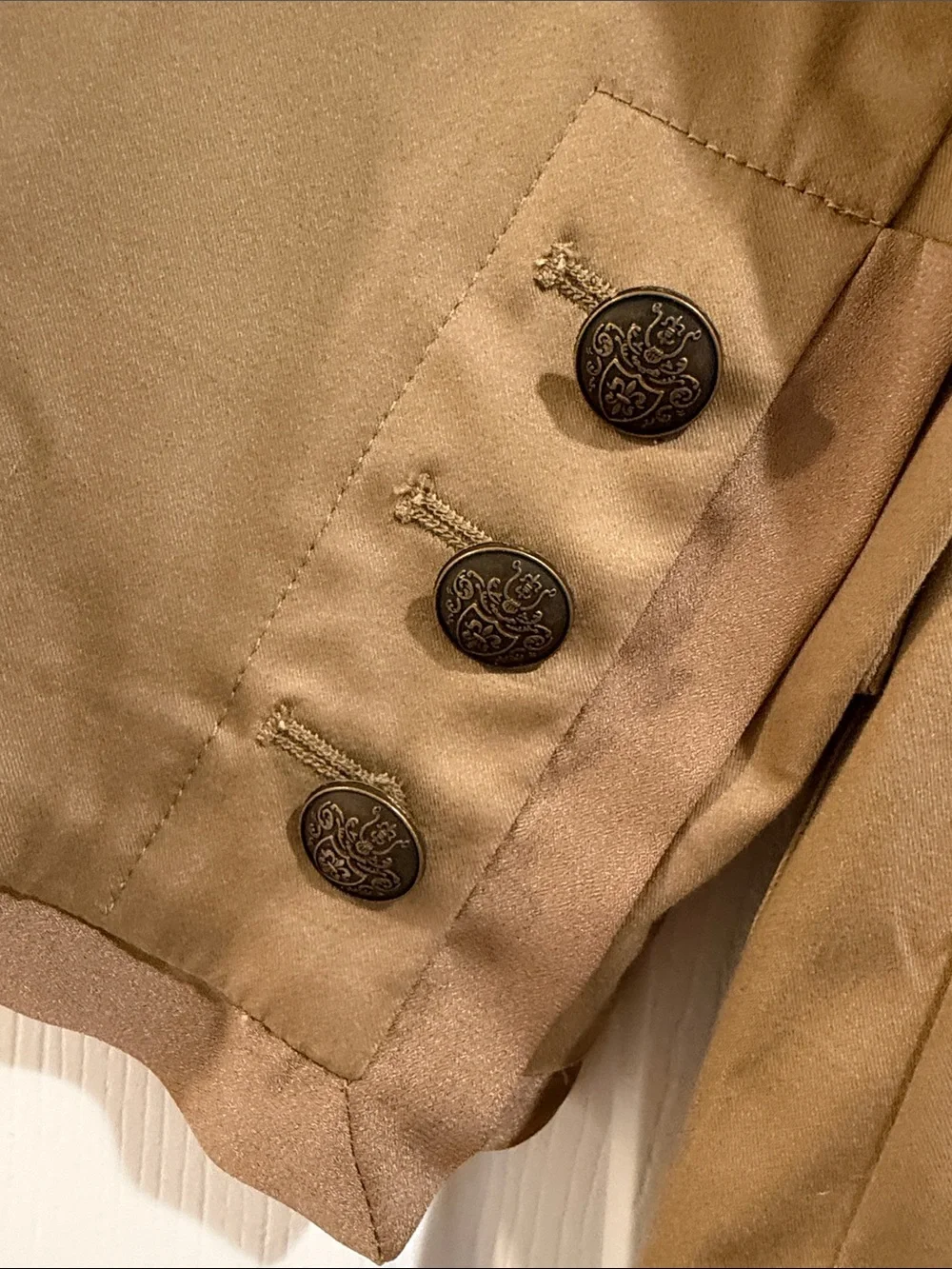 CASS Women's Tan Short Trench Coat with Button Front